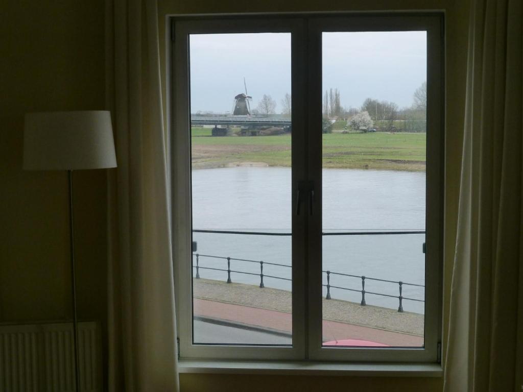 Hotel De Vischpoorte, Hartje Deventer En Aan De Ijssel Rum bild